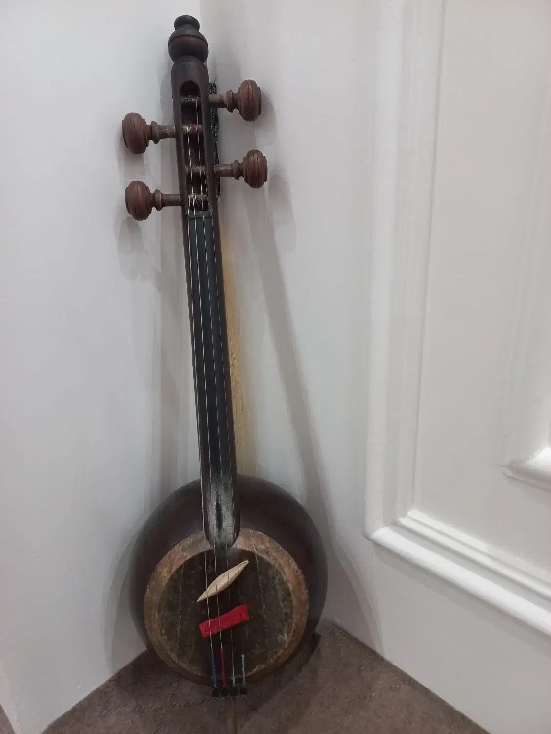 کمانچه آذری|سازهای سنتی|اردبیل, |دیوار