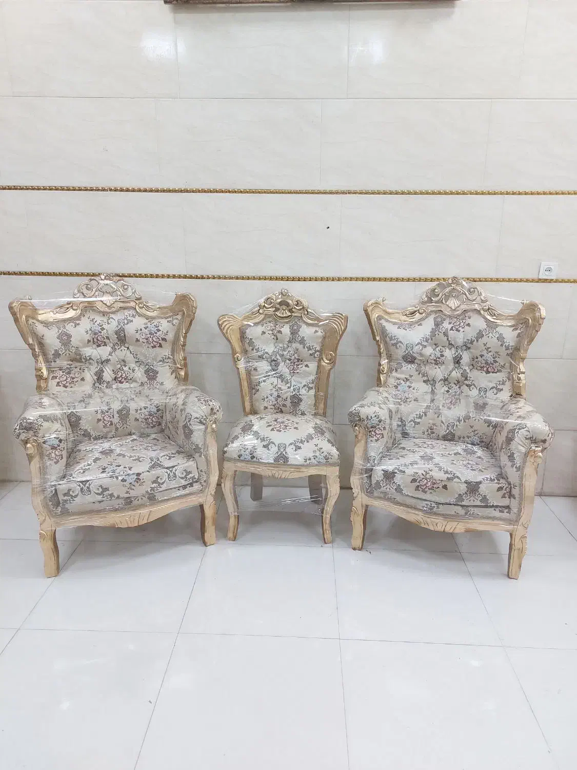 مبل سلطنتی۹نفره چوب گردوملایر مدل نیکو درحدنو|مبلمان خانگی و میز عسلی|رشت, آزادگان|دیوار