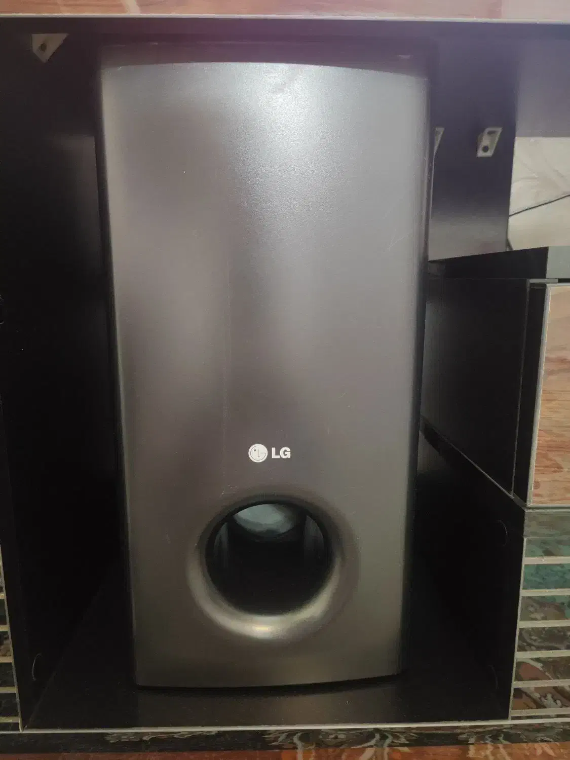 سینماخانواده الجی|سیستم صوتی خانگی|ری, علایین|دیوار