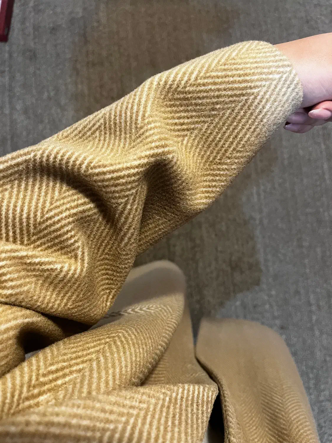 پالتو|لباس|نیشابور, تختی|دیوار