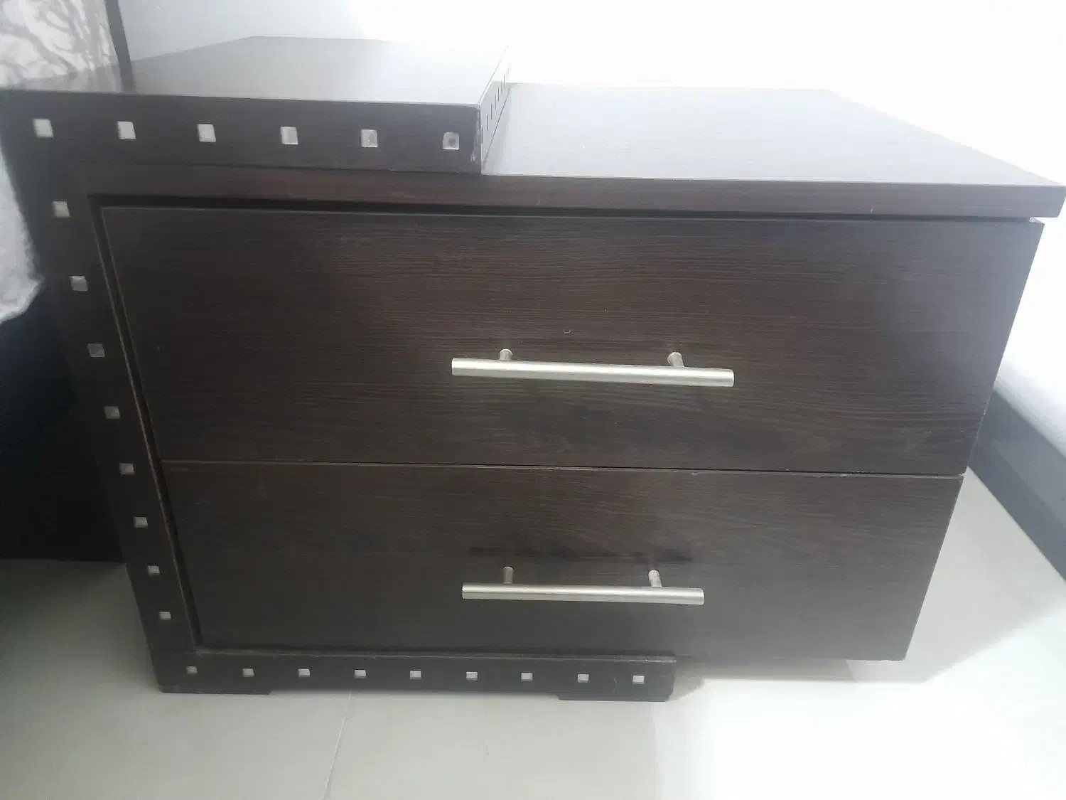 تخت دو نفره همراه با پا تختی و میز دراور|تخت و سرویس خواب|شیراز, شهرک مطهری|دیوار