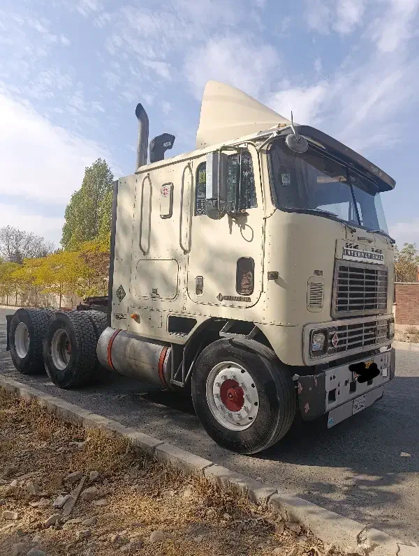 کشنده اینترناش مدل ۱۳۶۶|خودرو سنگین|اندیشه, اندیشه فاز ۳|دیوار