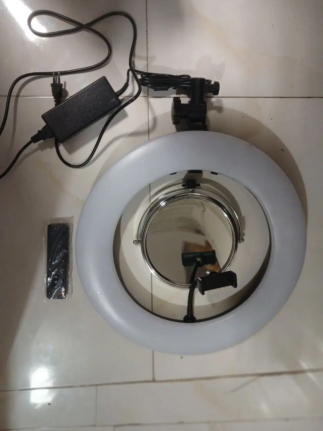 رینگ لایت ۱۰۰ وات|دوربین عکاسی و فیلم‌برداری|قرچک, شهرک طلائیه|دیوار