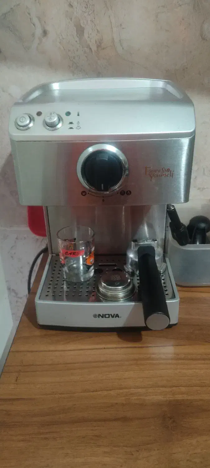 دستگاه قهوه ساز خانگی|قوری، کتری، قهوهساز دستی|پرند, فاز ۵|دیوار