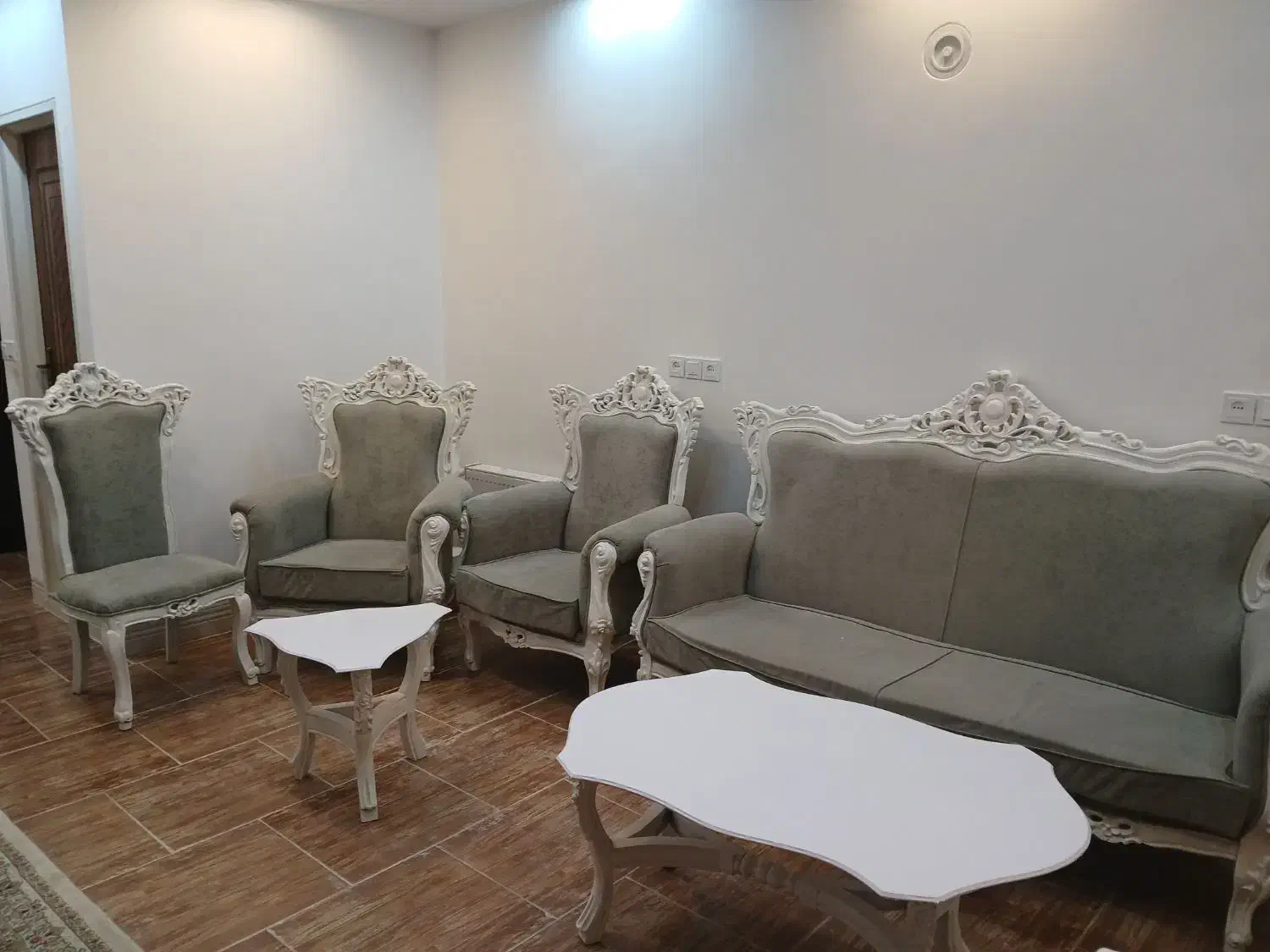 مبل ۹نفره سلطنتی|مبلمان خانگی و میز عسلی|یزد, |دیوار