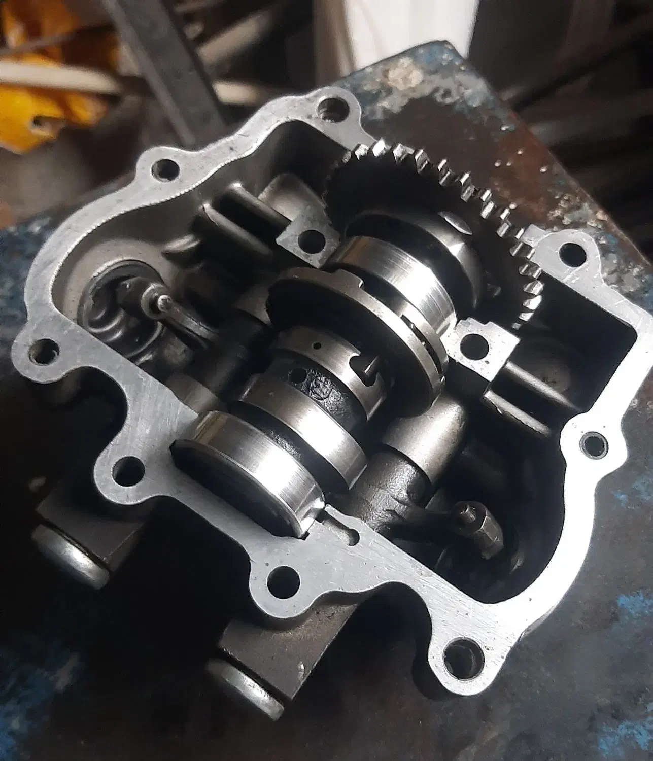 میل سوپاپ و درب سوپاپ آپاچی180|قطعات یدکی و لوازم جانبی|ورامین, ورامین|دیوار