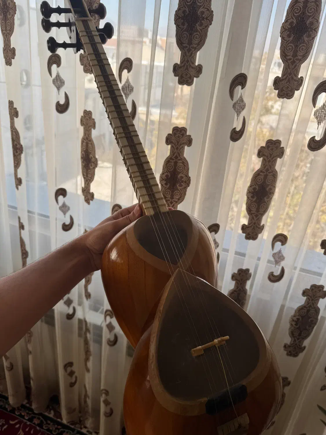 تار دو مهر خردمند، اقتصادی|سازهای سنتی|اراک, |دیوار