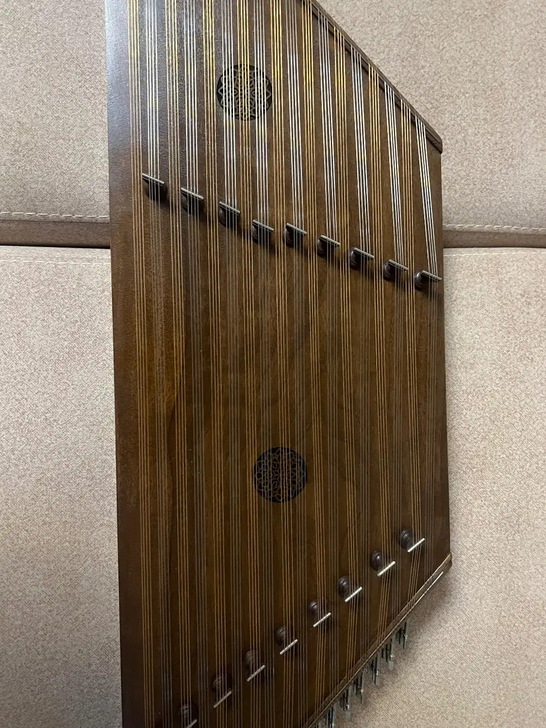 سنتور|سازهای سنتی|اراک, |دیوار