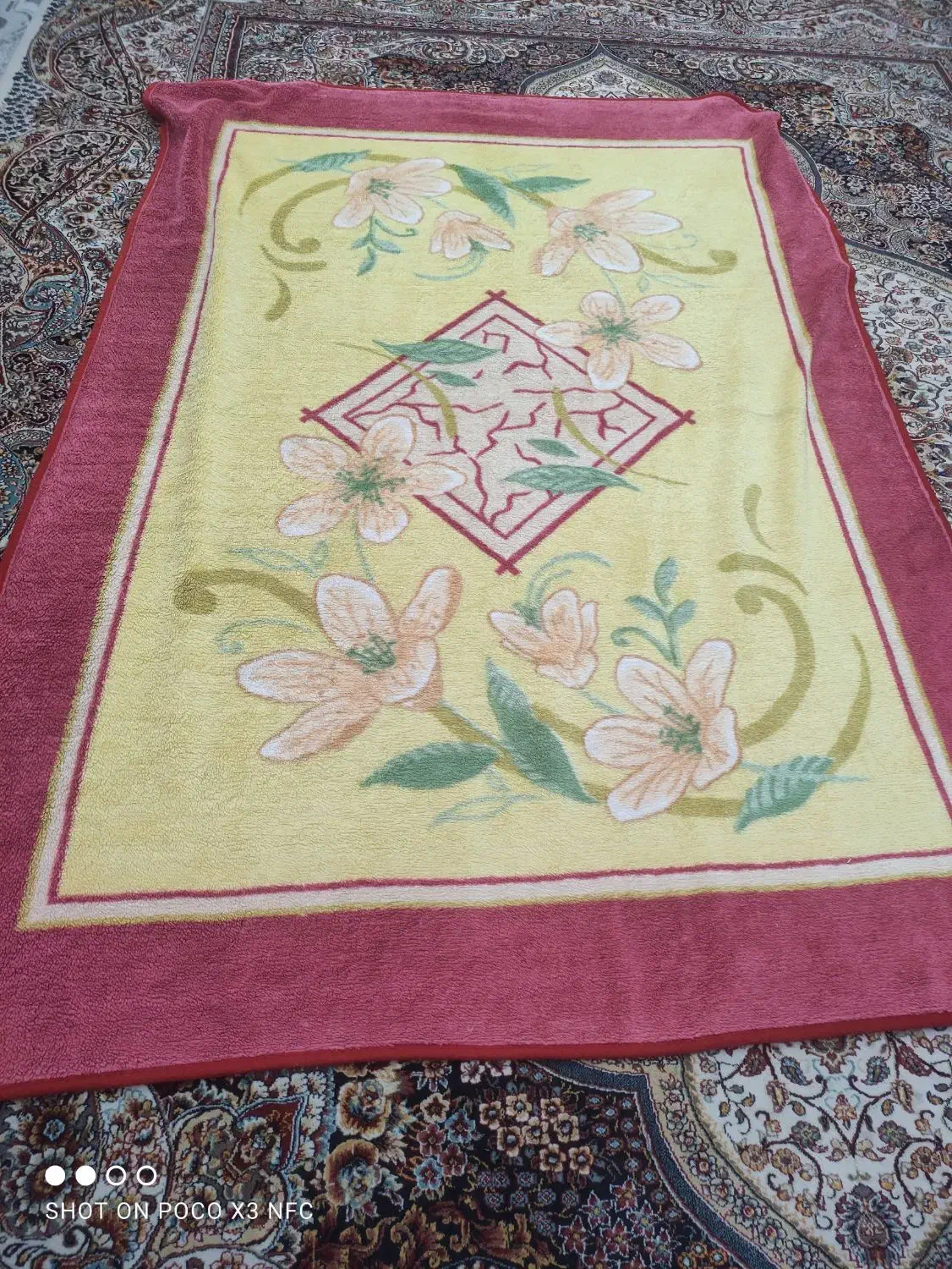 پتو|رختخواب، بالش، پتو|قم, قلعه کامکار|دیوار