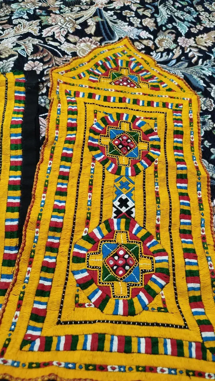 زی سرگدی بزرگسال|لباس|ایرانشهر, |دیوار