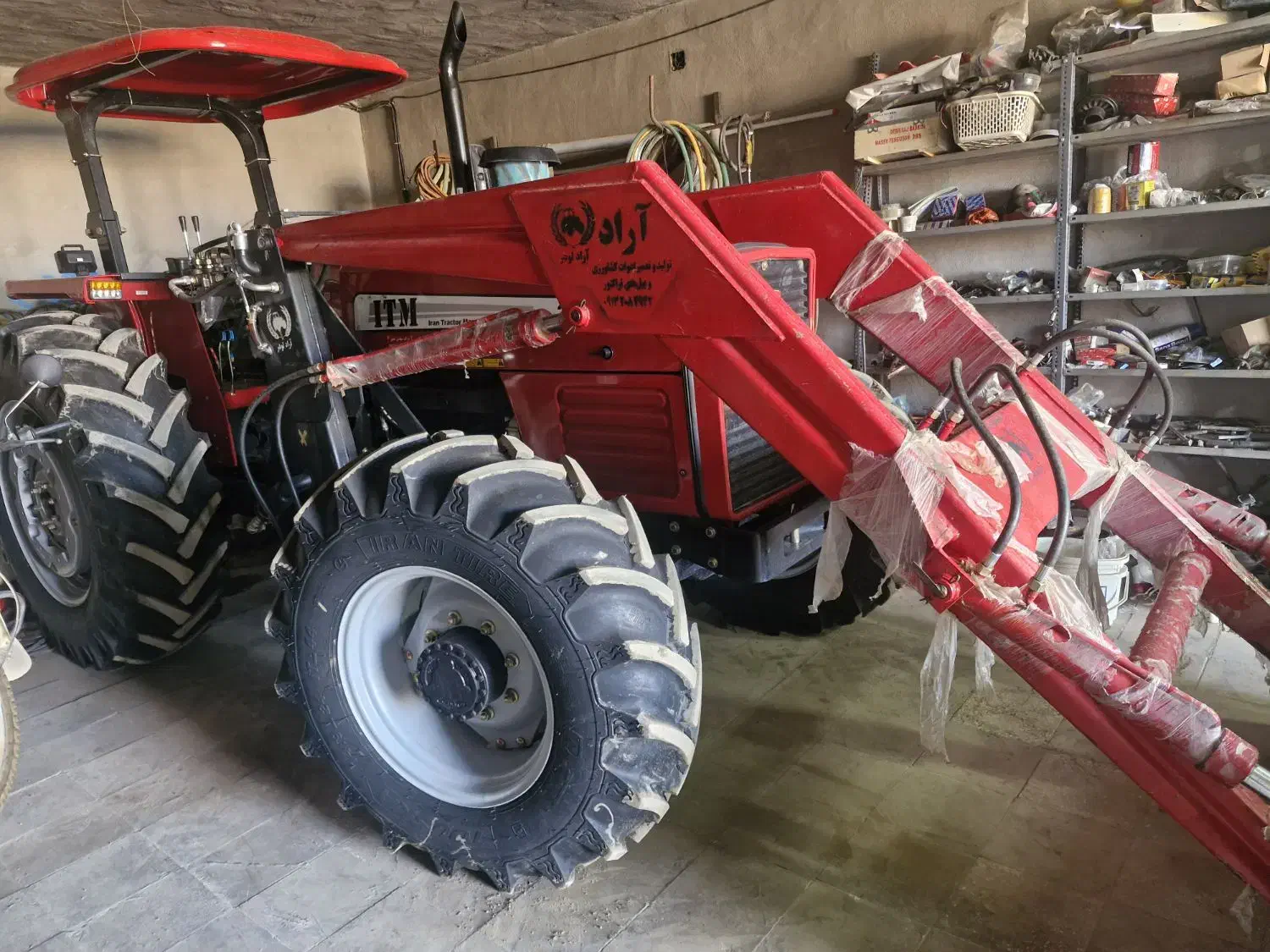 تراکتور ۳۹۹ با بیل لودر|خودرو سنگین|یزد, |دیوار