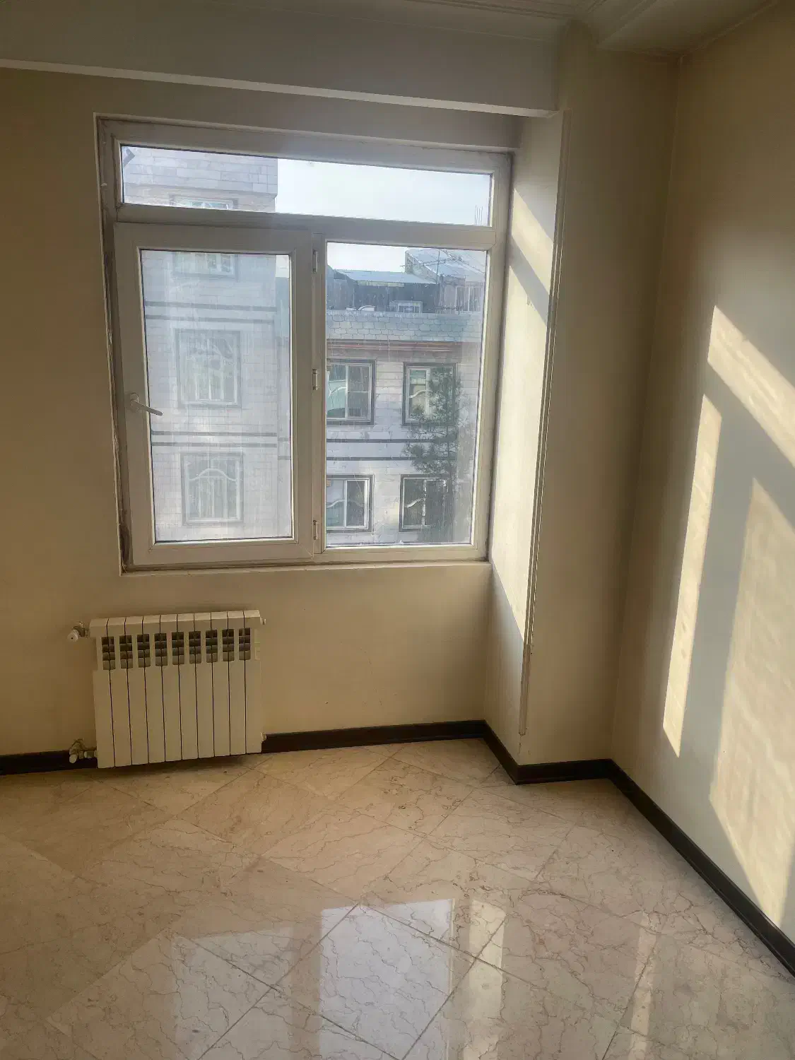 اپارتمان ۸۳ متری رهن اجاره