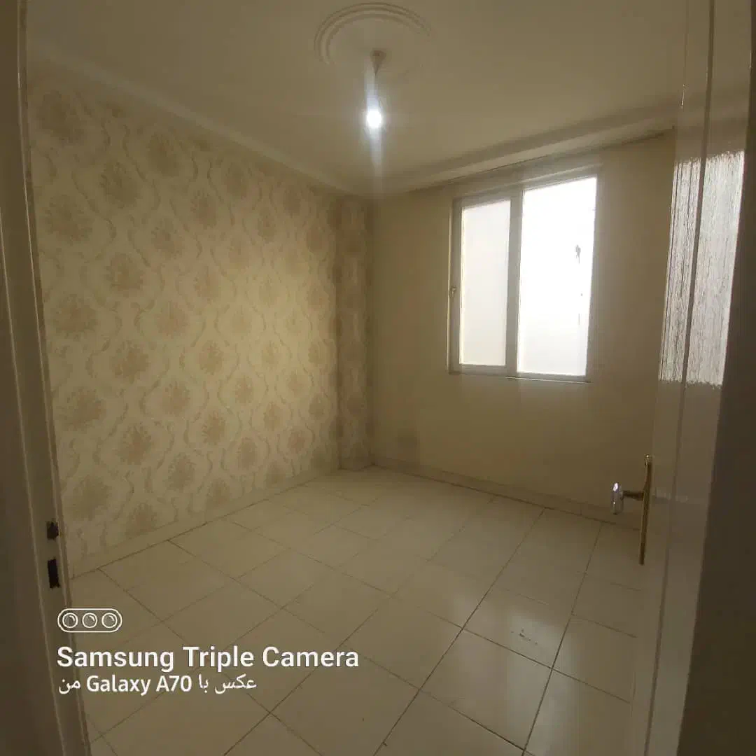 یک واحد آپارتمان تک واحدی در طبقه ۳