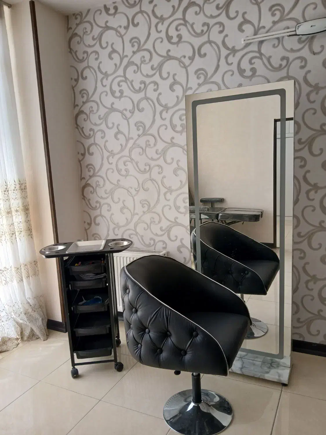 فروش لوازم آرایشگاه کاملا نو|آرایشگاه و سالنهای زیبایی|اصفهان, همتآباد|دیوار