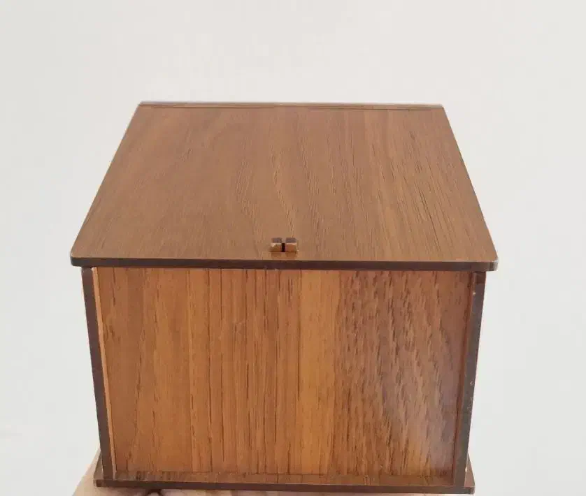 دو عدد جعبه ساعت مچی|ساعت|ازنا, |دیوار