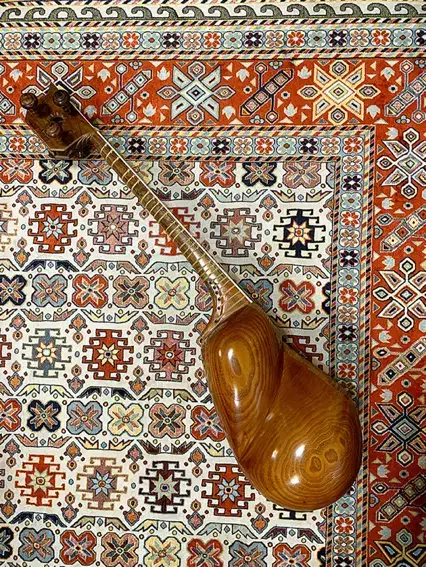 تار کیوان بامید حق|سازهای سنتی|رشت, گلسار|دیوار