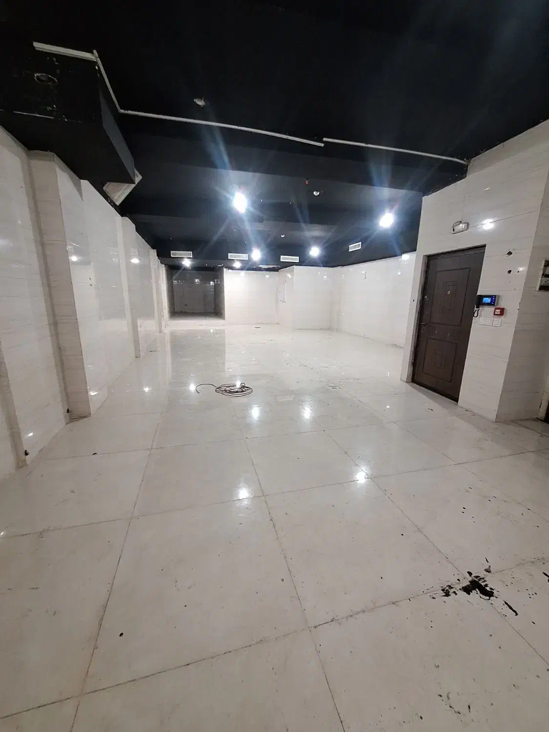 ۱۵۰مترتجاری بر خ اصلی مناسب قهوه خانه و کافه و...|اجارهٔ مغازه و غرفه|تهران, پرستار|دیوار