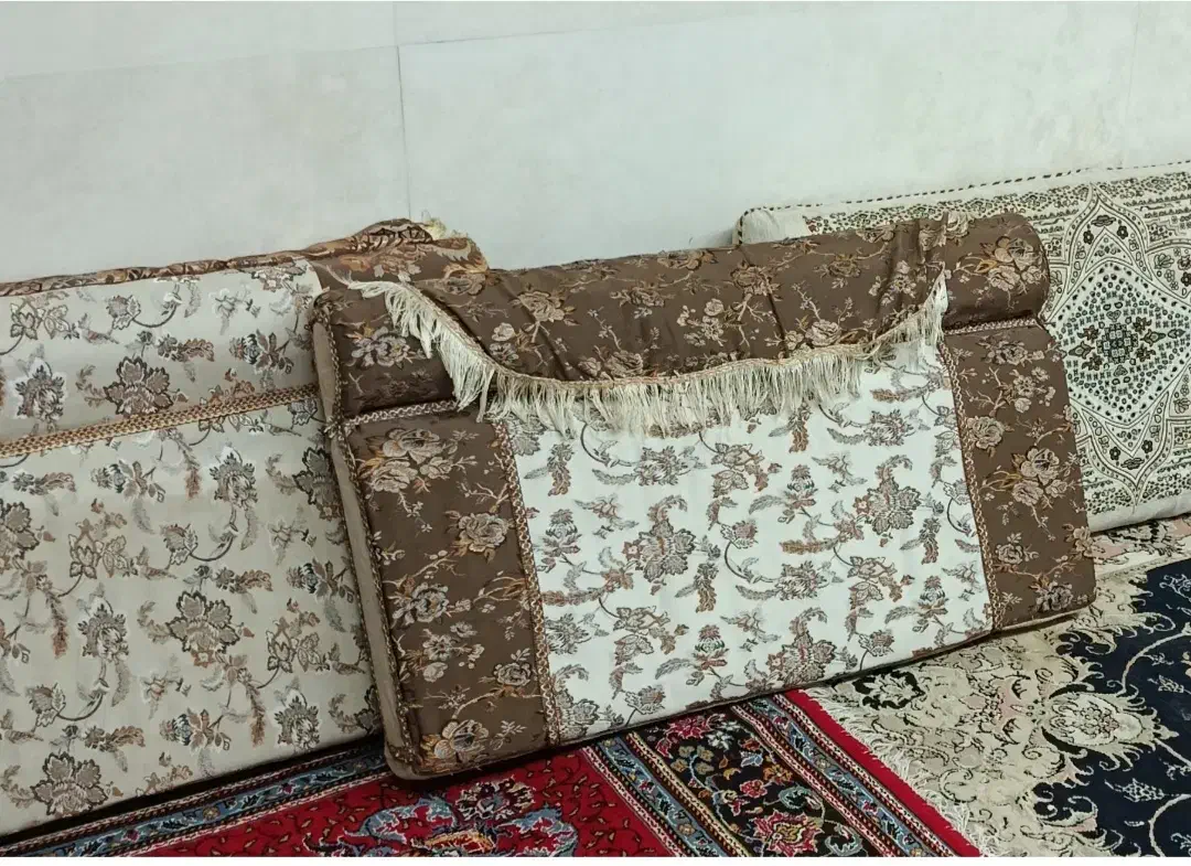 پشتی|پشتی|خرم‌آباد, |دیوار