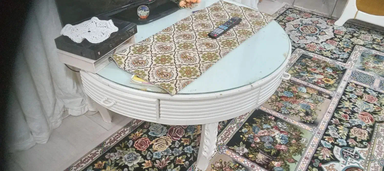 میز گرد با چهار کشوی کاربردی|مبلمان خانگی و میز عسلی|نوشهر, |دیوار