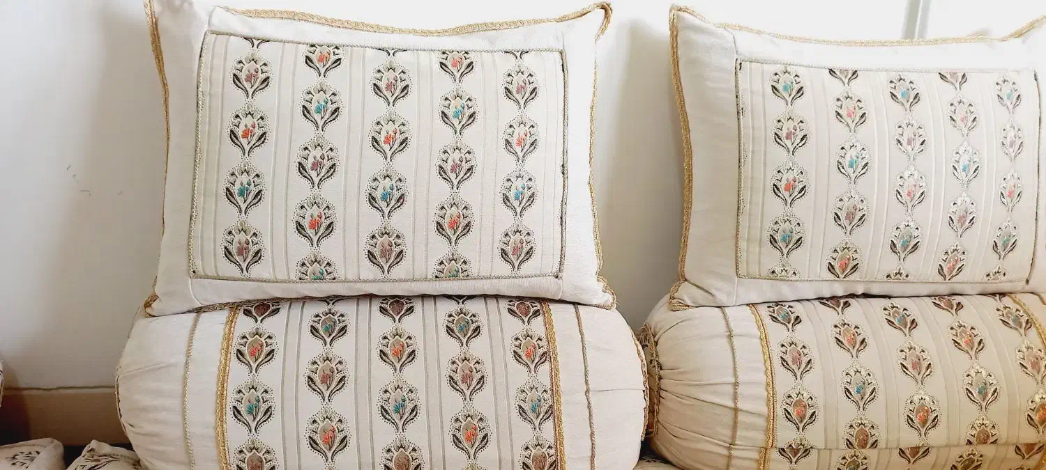 بالش و پشتی|رختخواب، بالش، پتو|اصفهان, فرودگاه شهید بهشتی|دیوار