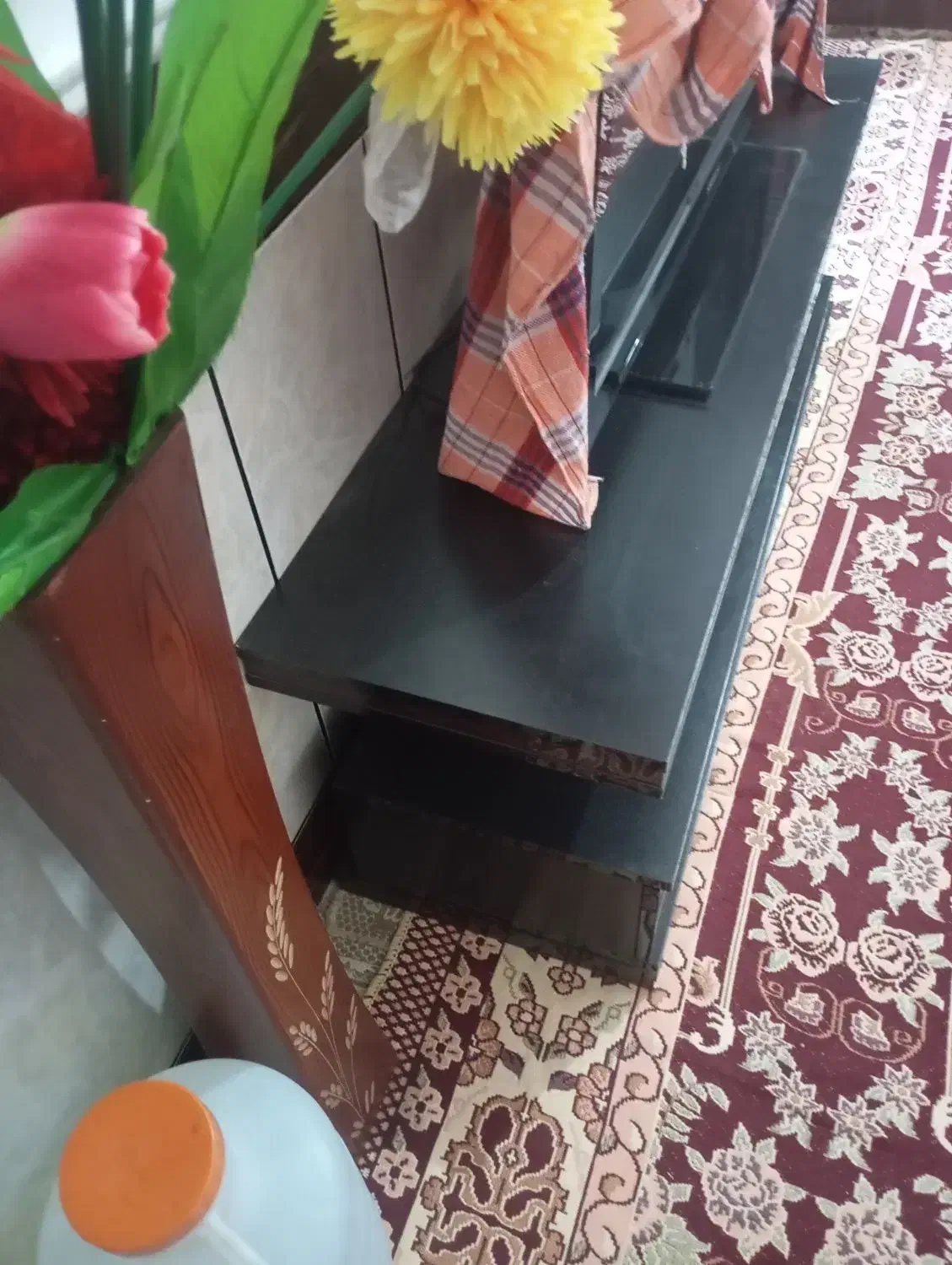 میز تلویزیون دو کشابه در حد نو ام دی آف|میز تلویزیون|امیدیه, |دیوار