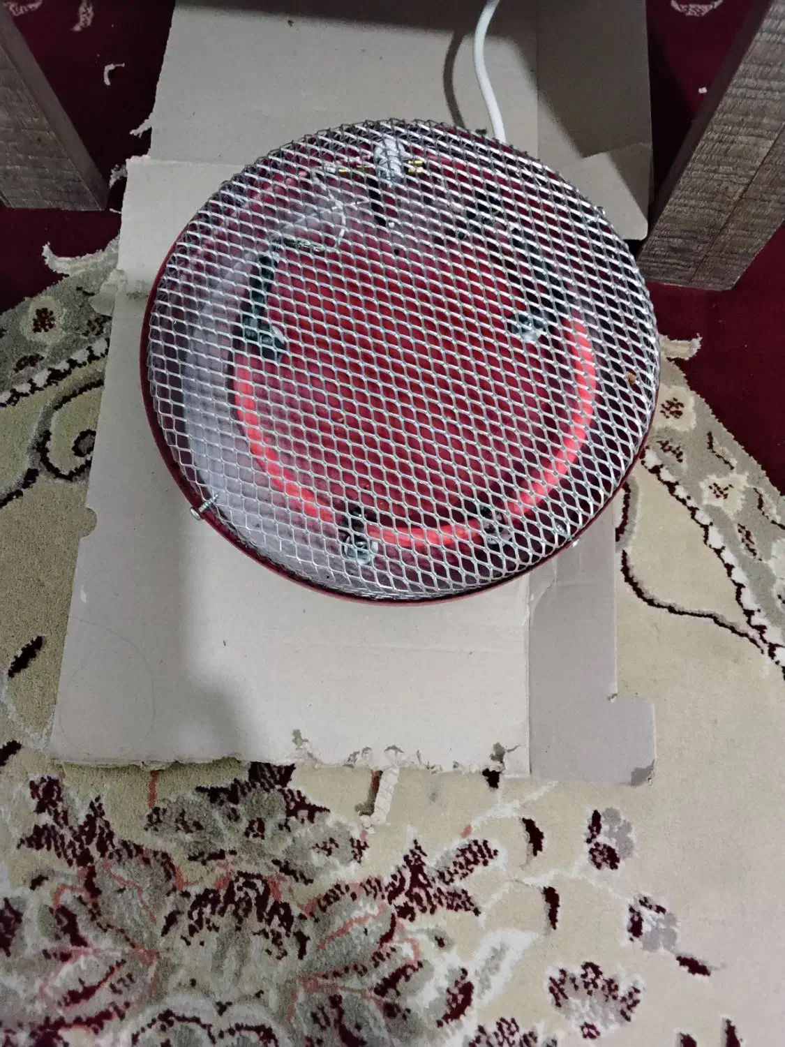 فرش ۹ متری ۷۰۰ شانه|فرش|قزوین, |دیوار