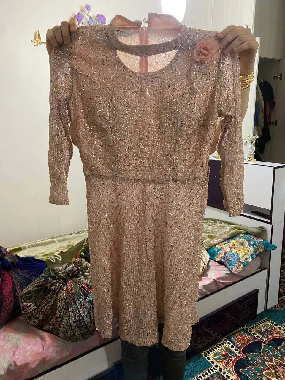 پیراهن|لباس|چالوس, |دیوار