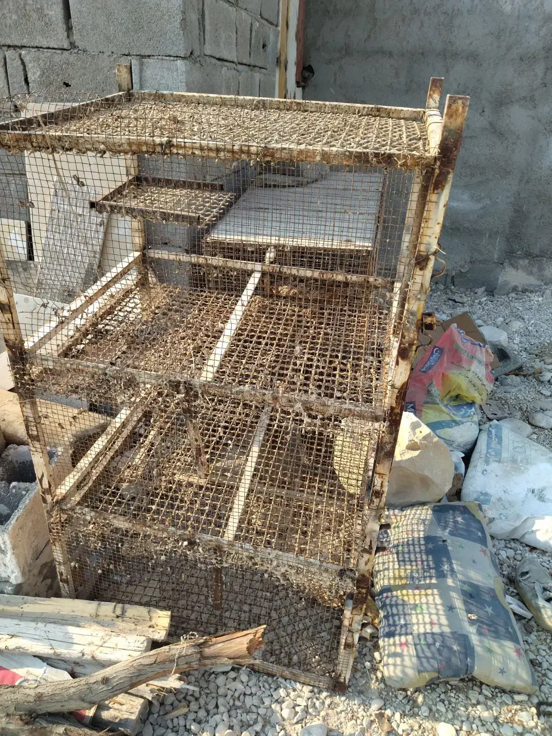 قفس جفت گاه کبوتر معاوضه با کبوتر رنگی مرغ|لوازم جانبی حیوانات|بندر کنگان, |دیوار