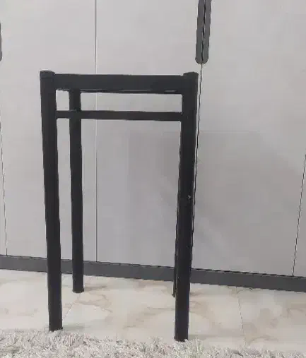 میز|صندلی و نیمکت|هشتگرد, هیو|دیوار