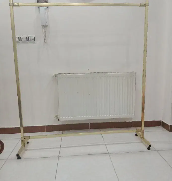 رگال ایستاده|بندرخت و رخت‌آویز|خمام, |دیوار