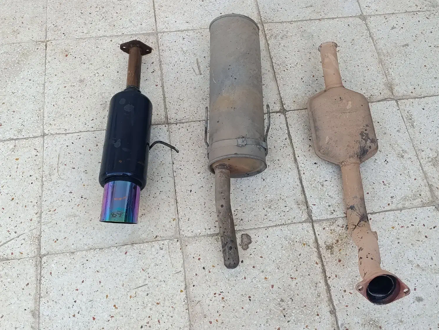 اگزوز|قطعات یدکی و لوازم جانبی|نهاوند, |دیوار