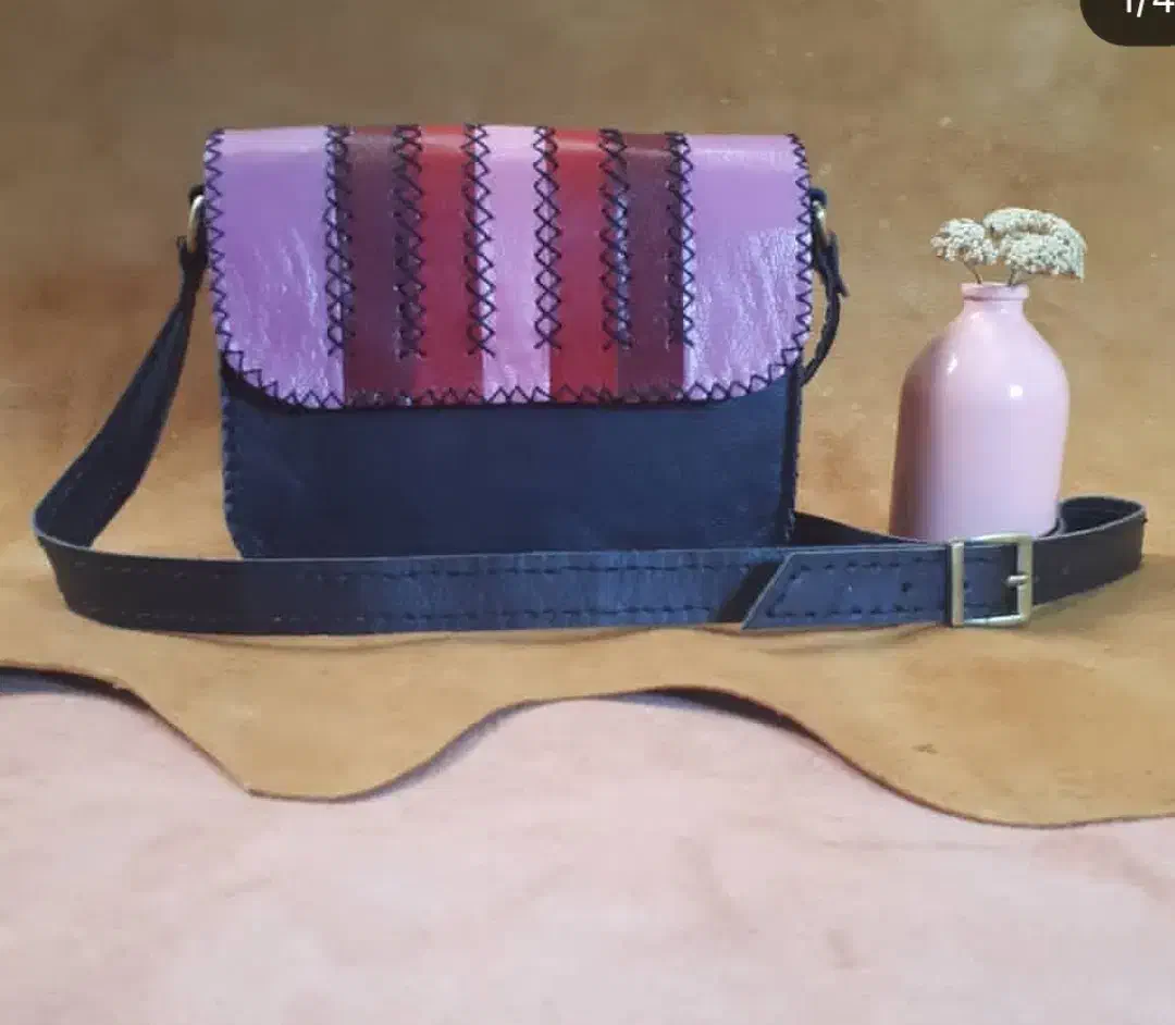 کیف های چرم طبیعی و مصنوعی و پارچه ای|کیف، کفش، کمربند|رشت, نظری|دیوار