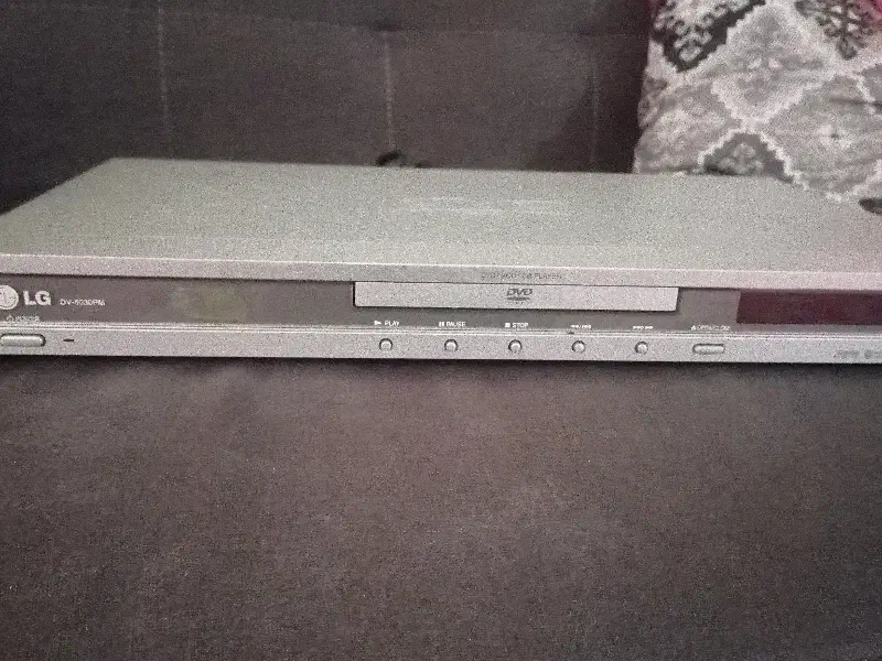 یک دستگاه DwD|پخش‌کننده DVD و ویدیو|تولم شهر, |دیوار