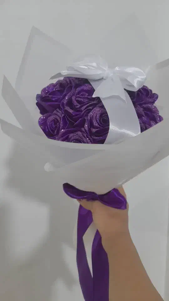 باکسی پر از رز|گل مصنوعی|شیراز, محراب|دیوار