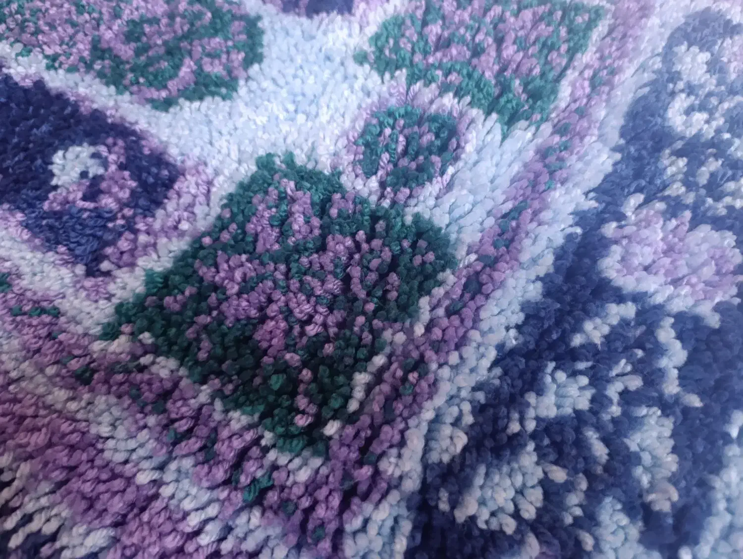 فرشینه دستبافت.|پادری|شیراز, رازی|دیوار