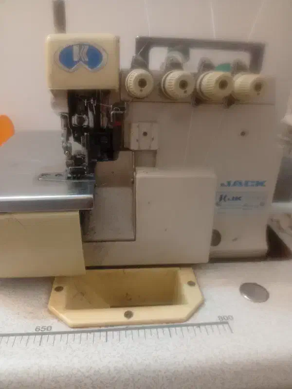 سلام یک عدد چرخ سردوز صنعتی جک سالم و مرتب|چرخ خیاطی و ریسندگی|زبرخان, |دیوار