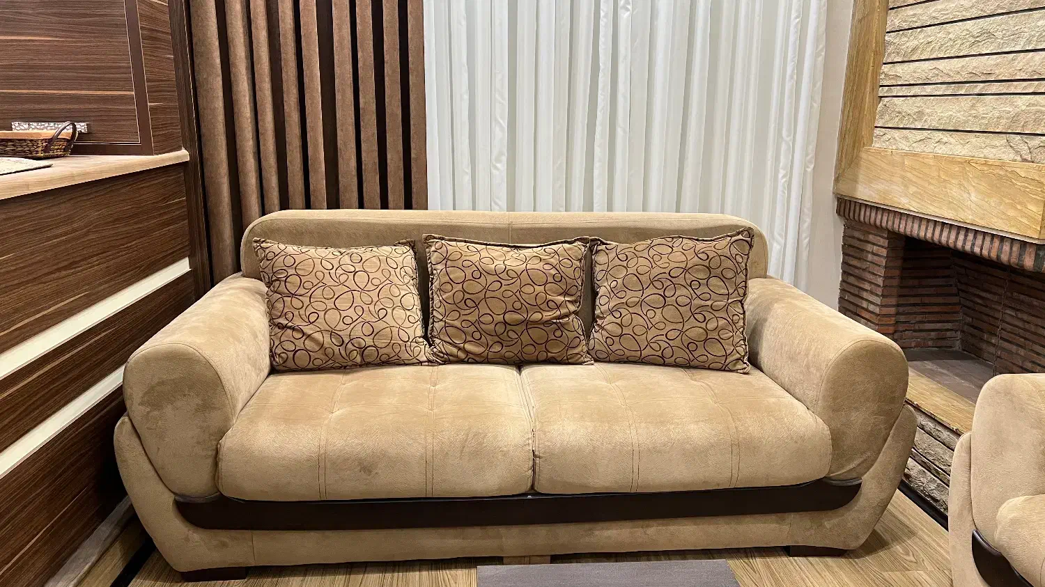 مبلمان و میز جلو مبلی|مبلمان خانگی و میز عسلی|لاهیجان, کوی آزادگان|دیوار