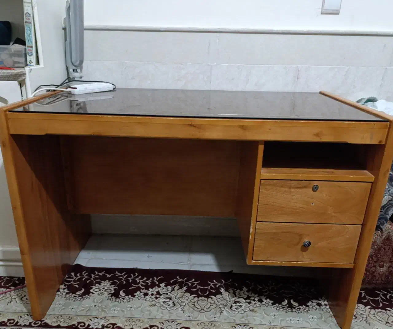 میز تحریر|میز تحریر و کامپیوتر|قم, دورشهر|دیوار