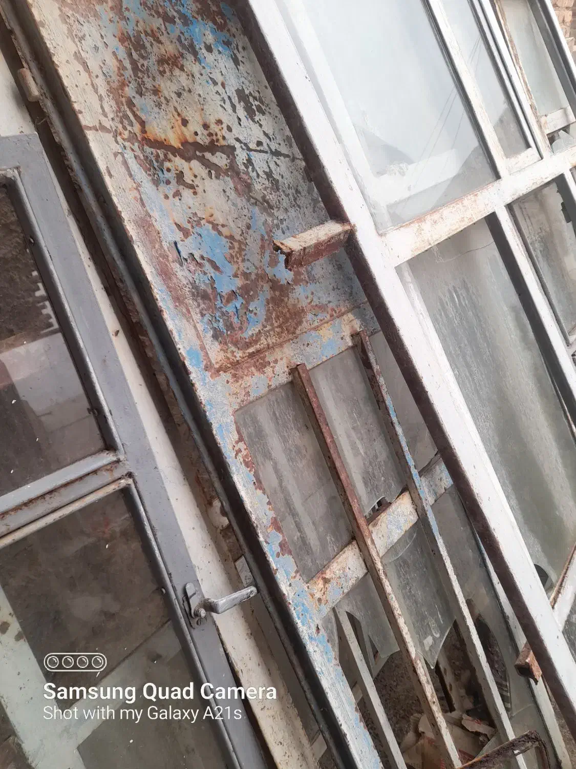 در و پنجره. آهنی|مصالح و تجهیزات ساختمان|لیلان, |دیوار