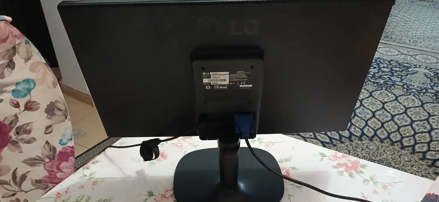 مانیتور ال حی ۲۰ اینچ LED با کارتن|قطعات و لوازم جانبی رایانه|ساری, |دیوار