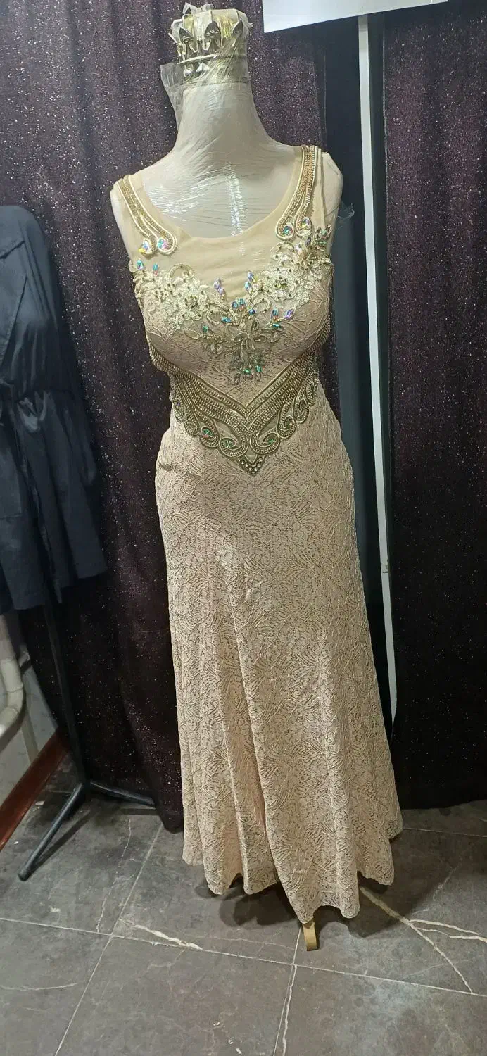 لباس مجلسی|لباس|اراک, |دیوار