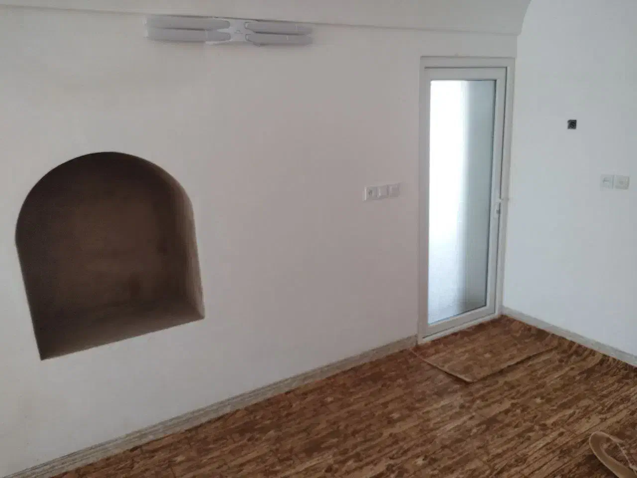 ارزانترین درب pvc ودرب حمام و سرویس درمیبدیزد|لوازم سرویس بهداشتی|میبد, |دیوار