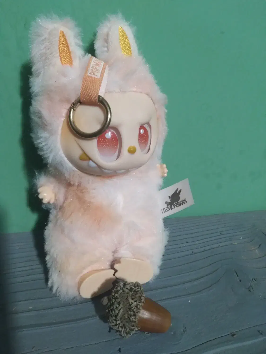 لبوبو|اسباب‌بازی بچه|لاهیجان, جمهوری|دیوار