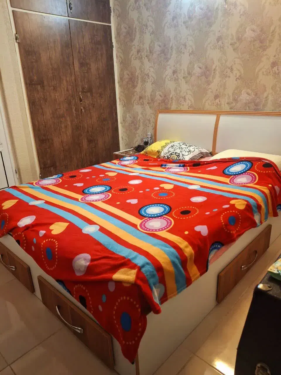 تخت خواب|تخت و سرویس خواب|قم, انسجام|دیوار