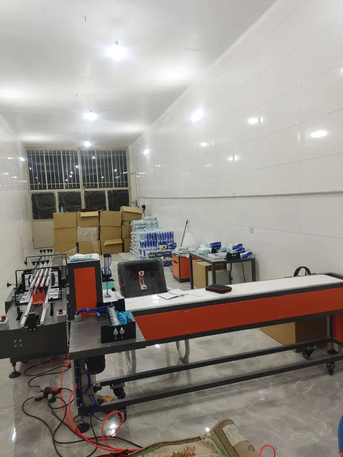 دستگاه دستمال کاغذی|آرایشی، بهداشتی، درمانی|کاشمر, |دیوار