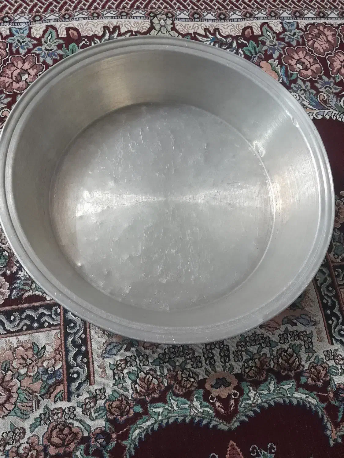 یک عدد تشت روحی بزرگ تمیز|ظروف سرو و پذیرایی|محمدشهر, محمدشهر|دیوار