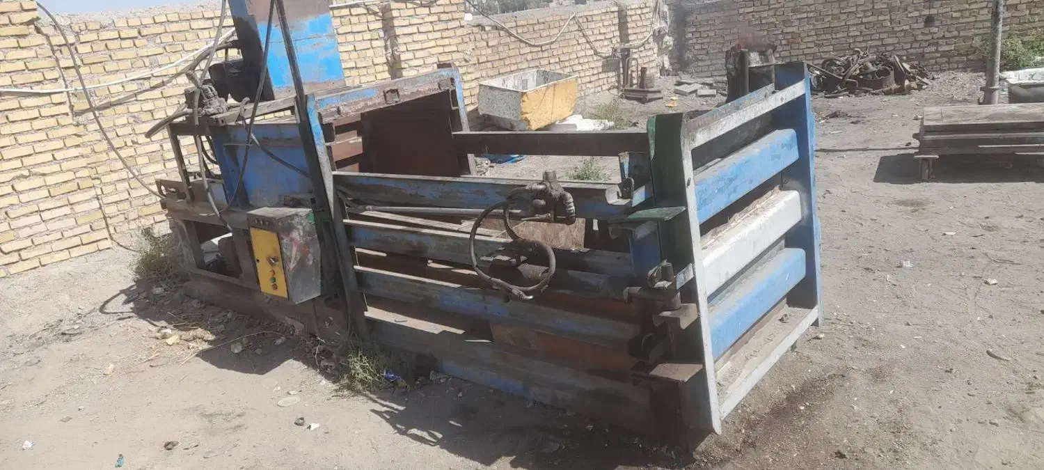 دستگاه پرس کارتون و حلب به قیمت ضایعات|ماشین‌آلات صنعتی|هریس, |دیوار