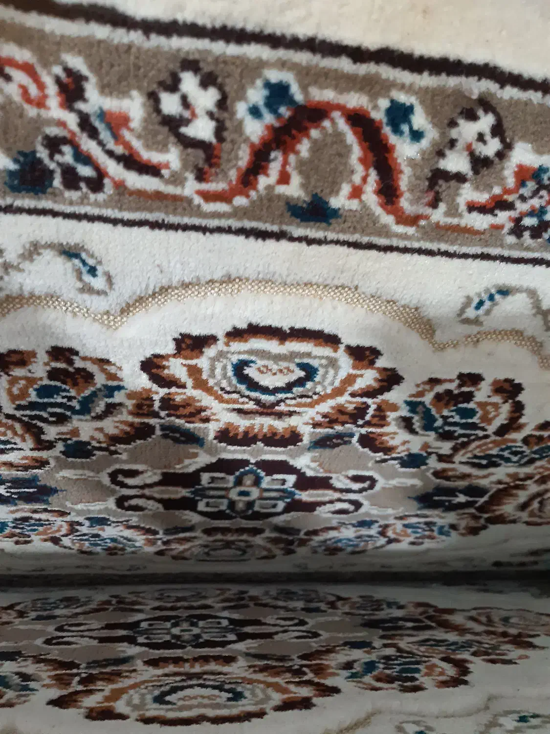 پشتی|پشتی|نسیم‌شهر, |دیوار