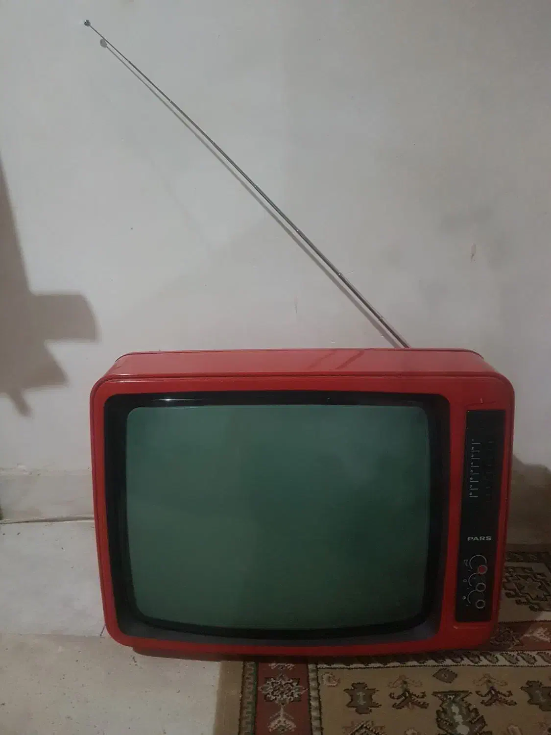 تلویزیون سیاه و سفید|تلویزیون و پروژکتور|تبریز, |دیوار