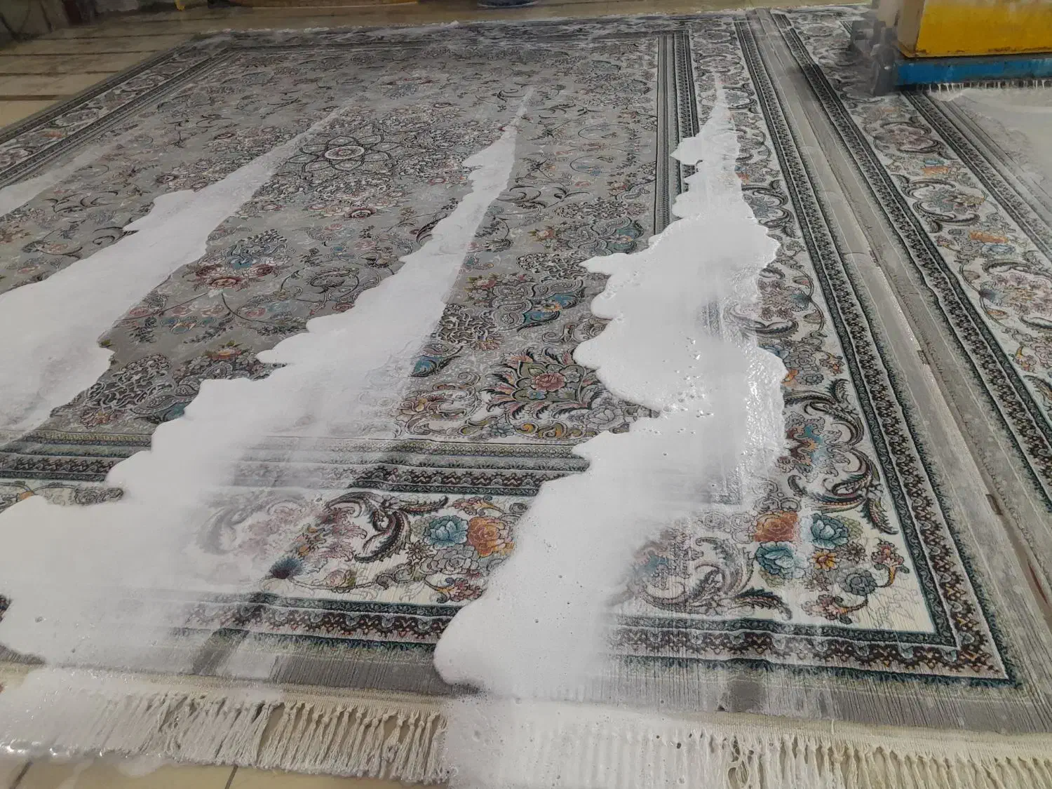 قالیشویی و مبل شویی و روفوگری اپادانا|خدمات نظافت|فولادشهر, فولادشهر|دیوار